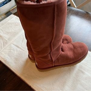 UGG boots dark mauve/berry color woman’s 8